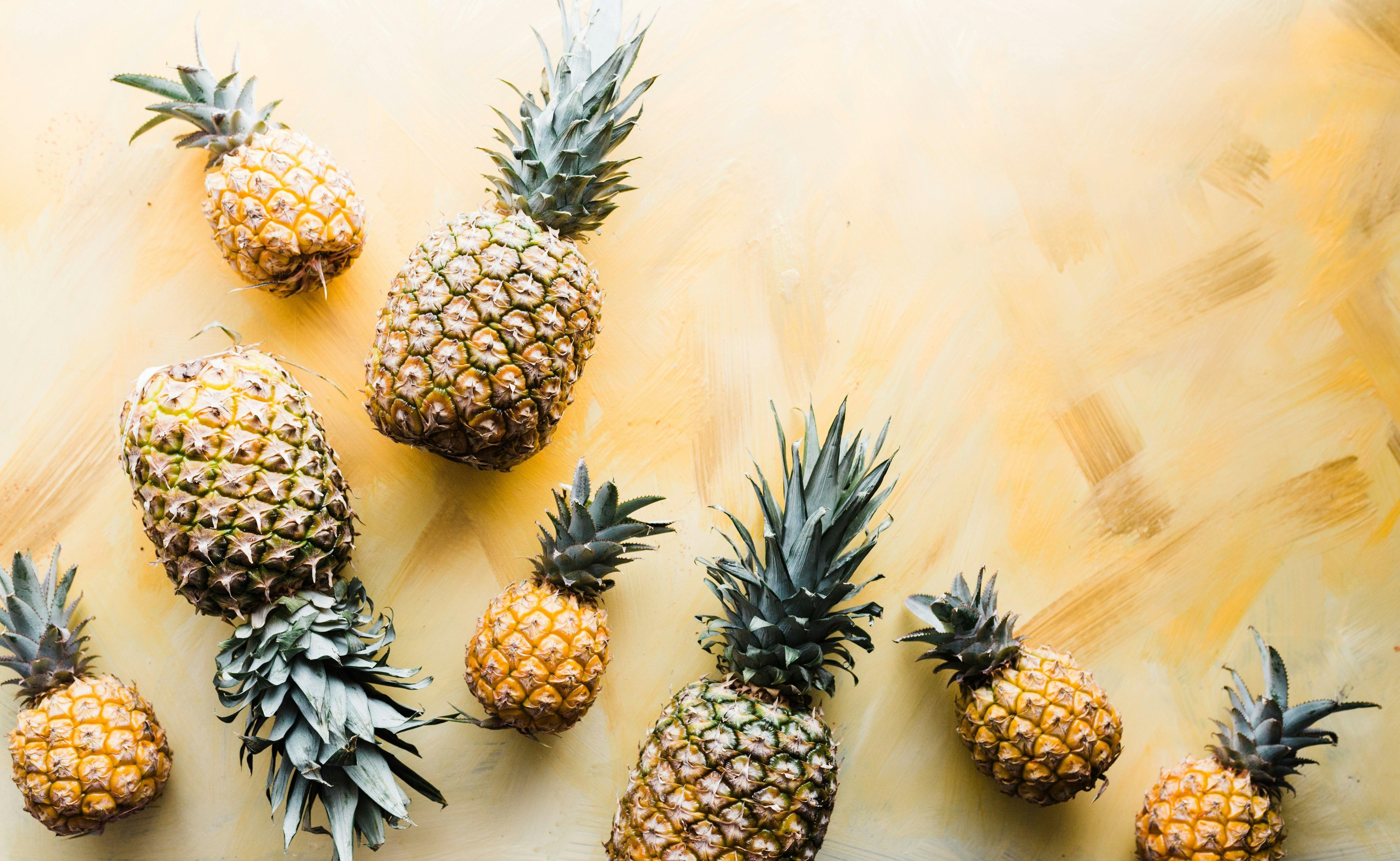 Pineapple slices in syrup